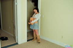 Kinky Florida Amateur Hairy Teen Emily Masturbating