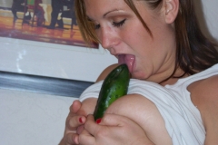milf fucking veggies