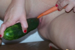 milf fucking veggies