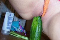 milf fucking veggies